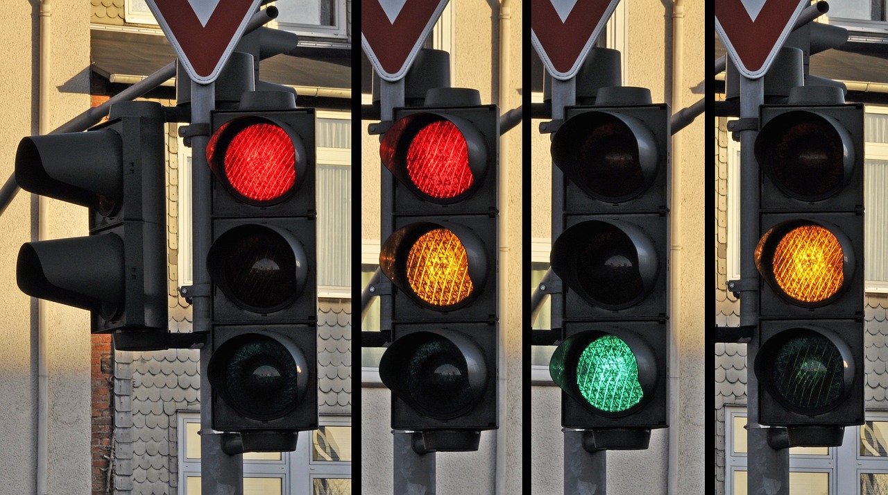 traffic light, signal, traffic-876050.jpg